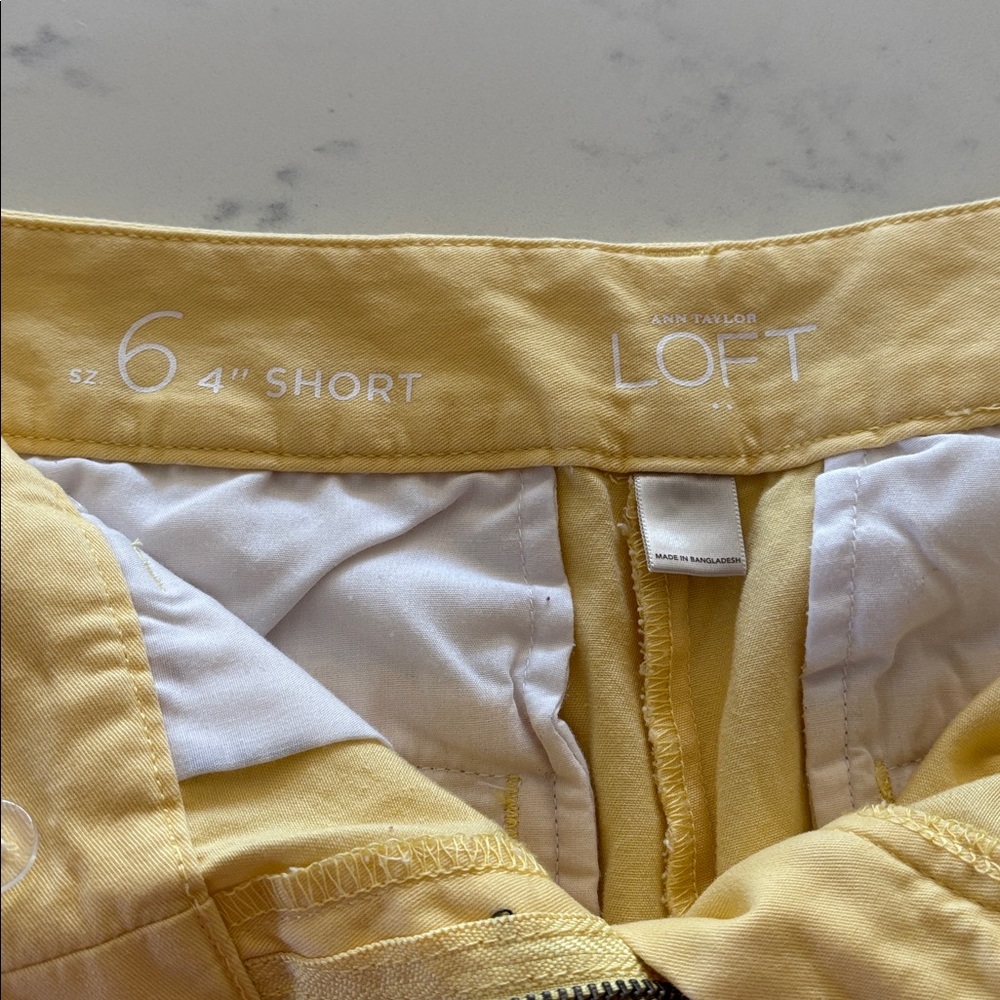 Loft Outlet butter yellow Cotton 4" short Sz. 6 (b8) - Picture 5 of 6